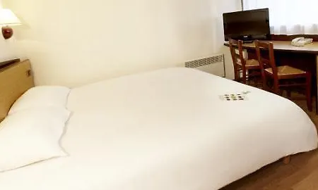 钟楼夏尔勒维勒梅兹耶尔酒店 酒店 3*
