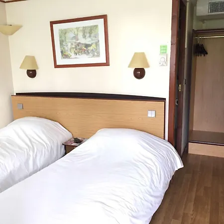 Hotel Campanile 3*